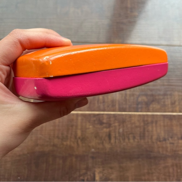 Kate Spade Sunglasses Case (With free glasses cleaning cloth included!) - Picture 2 of 5